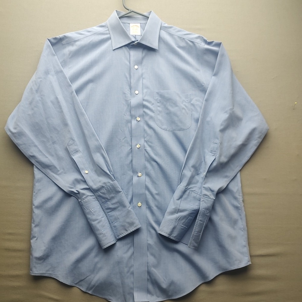 Brooks Brothers Non-iron Men's Blue Dress Shirt Button Up Long Sleeve 16 1/2-33